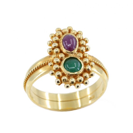 Byzantine design 18 K gold ring with emerald and ruby, 1668.