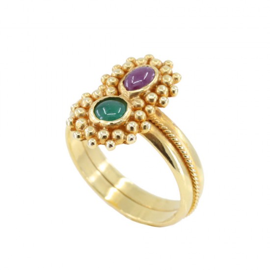 Byzantine design 18 K gold ring with emerald and ruby, 1668.