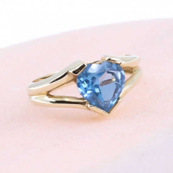 Δαχτυλίδι 14 Κ με zircon καρδιά, 2028.